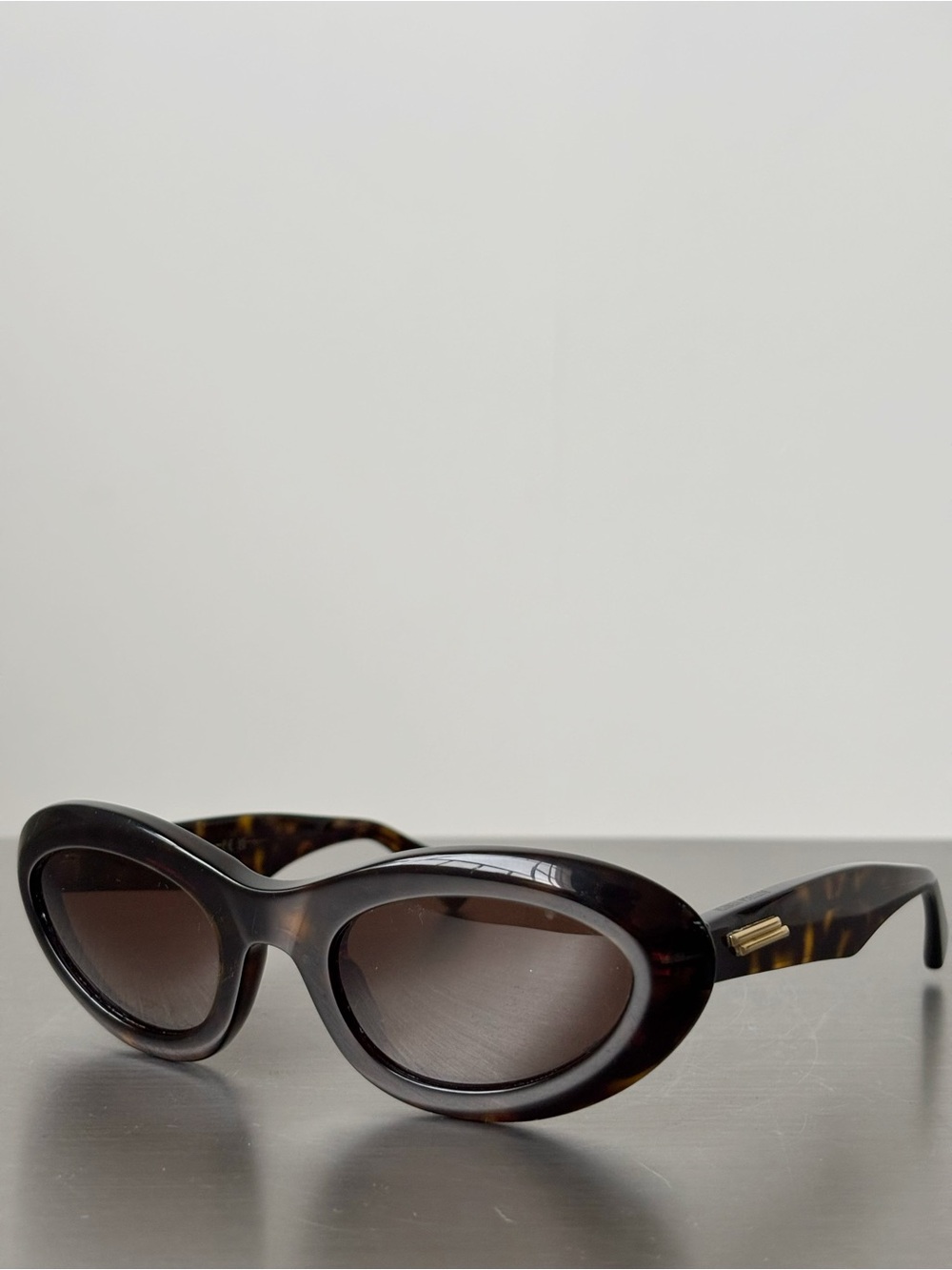 Bottega Veneta Tortoiseshell Oval Frame Sunglasses